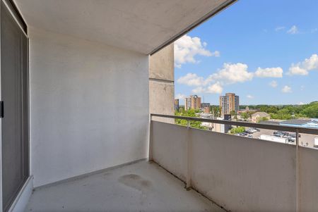 For Lease - 10330 Yonge Street Unit# 707, Richmond Hill, Ontario - Photo 2