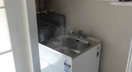 3 Bedrooms, 2 bathrooms, wardrobes, heatpumps - Photo 3