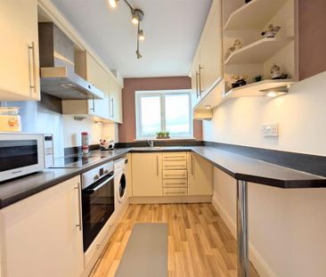 2 bedroom flat to rent - Photo 5