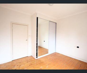 Spacious family home - Photo 2