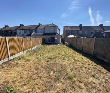 2 bedroom semi-detached house to rent - Photo 4