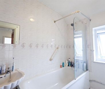 4 bedroom semi-detached house to rent - Photo 2