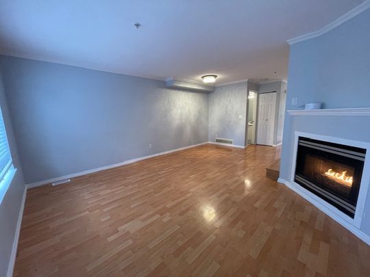 Bright & Spacious Southwind Townhouse - Photo 1