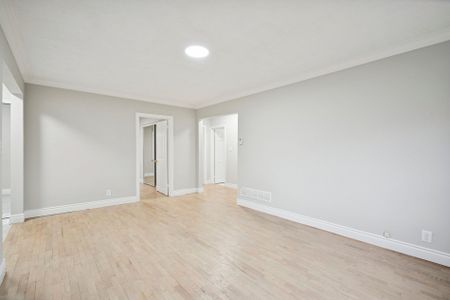 For Lease - 211 Maplehurst Avenue, Toronto, Ontario - Photo 2