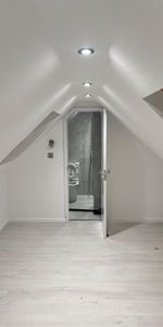 Ensuite Room in a family house - Romford - Photo 3