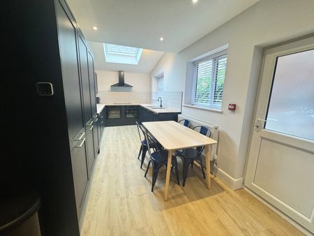 6 Bed Terraced House, Gresford Avenue, L17 - Photo 4