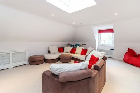 Ellwood Road, Beaconsfield, Buckinghamshire,HP9 - Photo 3