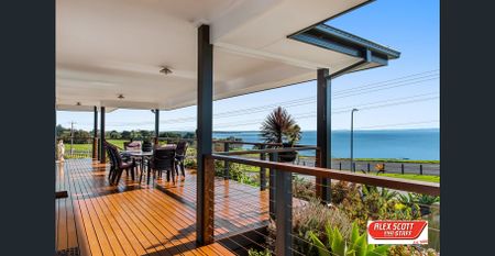 Luxury Coastal Living with Panoramic Bay Views - Photo 4