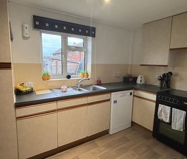 2 bedroom end of terrace house to rent - Photo 6