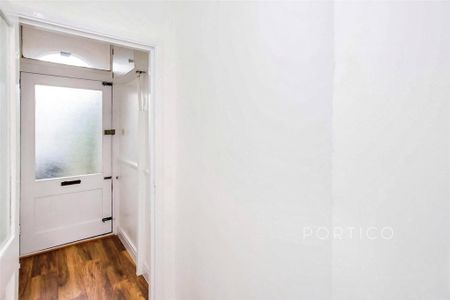 3 bedroom flat to rent - Photo 3