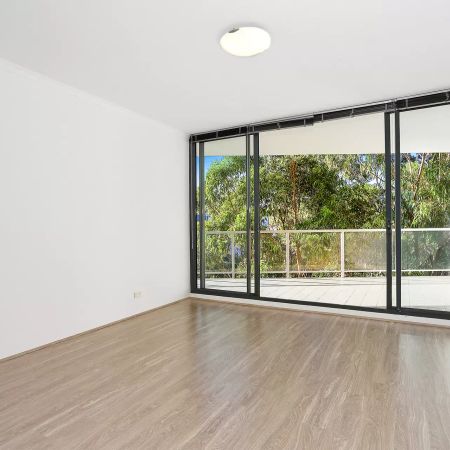 MGM MARTIN - TWO BEDROOM APARTMENT - Photo 3