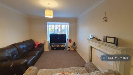4 bedroom detached house to rent - Photo 4