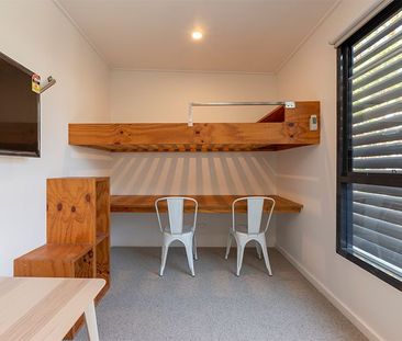 Refreshed Studio Apartment - Photo 6