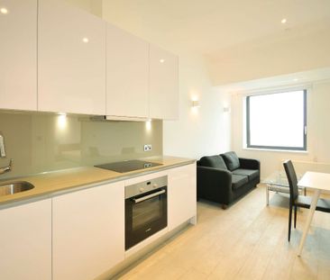 Verona Apartments, Wellington Street, Slough - Photo 5