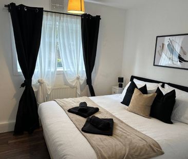 2 Bed Flat, Moffat Court, SW19 - Photo 5