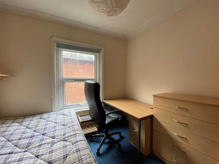 7 bedroom terraced house to rent - Photo 2