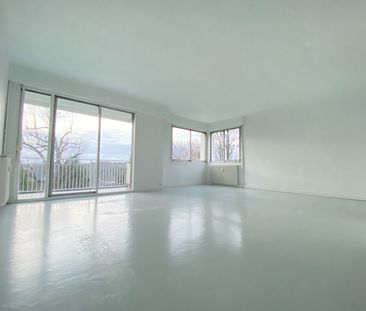 Location Appartement 5 pièces 130m² MONT ST AIGNAN 76130 - Photo 2