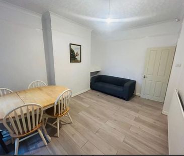 4 bedroom terraced house to rent - Photo 1