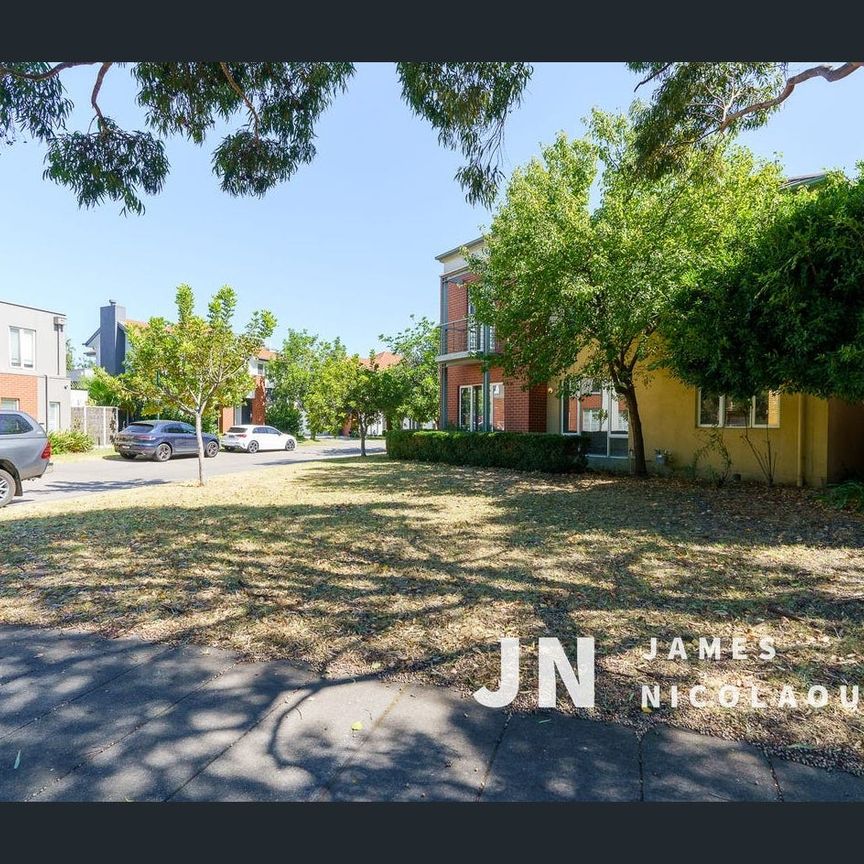 SIMPLY STUNNING – 4 BEDROOM HOME - Photo 1