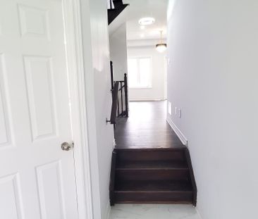 For Lease - 87 Pearcey Crescent, Barrie, Ontario - Photo 3