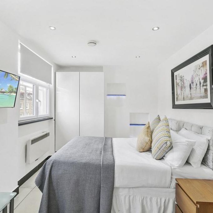 Studio to rent - Photo 1