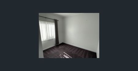 COMFORTABLE LIVING - Photo 2