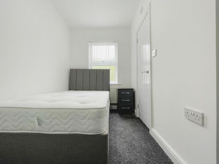 6 bedroom property to rent - Photo 5