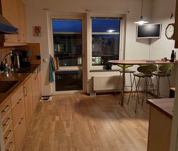 Rum i Lägenhet nära Universitetssjukhuset - två månader - Foto 4
