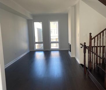 For Lease - 27 Douet Lane, Ajax, Ontario - Photo 4
