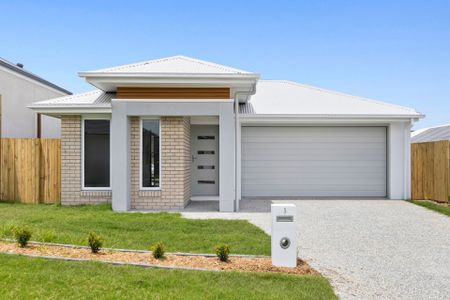 Stunning Brand-New Home in the Heart of Thornlands - Photo 2