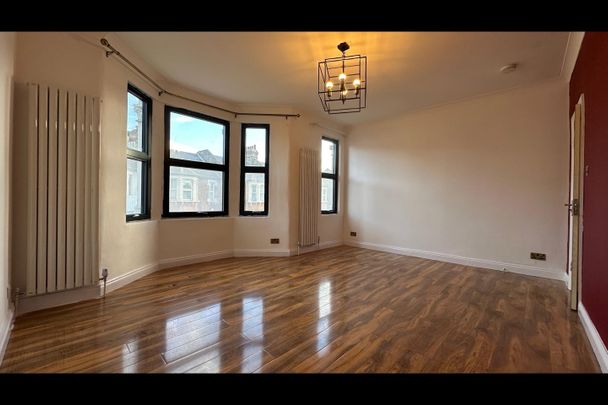 2 Bed Flat, Green Street, E7 - Photo 1
