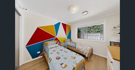 Stylish & Spacious 3-Bedroom Villa in Central Greystanes - Photo 4