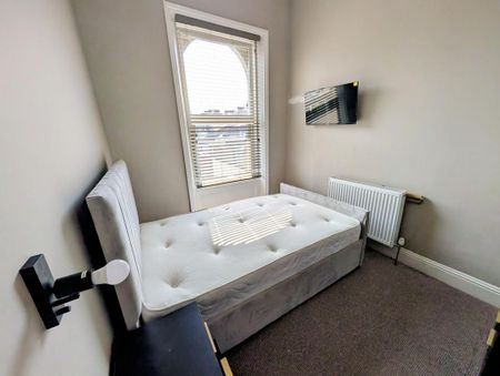 7 bedroom house of multiple occupation to rent - Photo 3