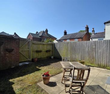 2 bedroom terraced house to rent - Photo 1