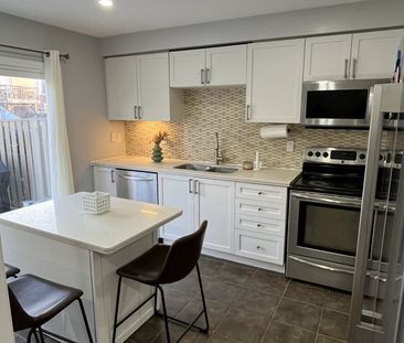 For Lease - 2439 Springforest Drive, Oakville, Ontario - Photo 2