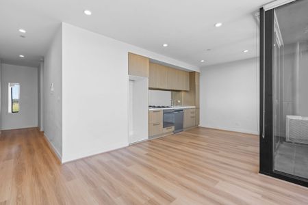 Modern 2 Bedroom Apartment with Incredible City Views - Photo 4