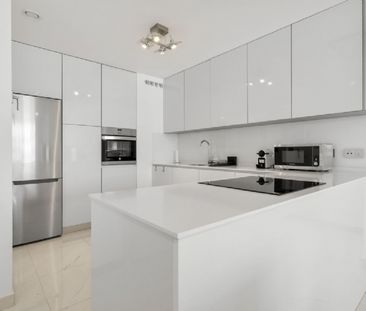 3 Bedroom Apartment For Rent in New Golden Mile, Málaga - Photo 4