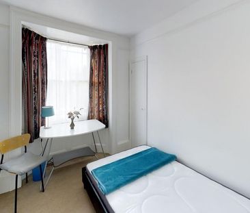 4 bedroom terraced house to rent - Photo 1