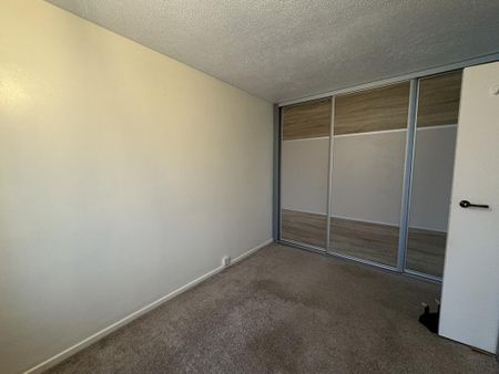 2 bedroom semi-detached bungalow to rent - Photo 3