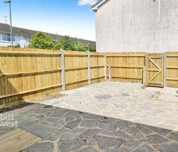 3 bedroom end of terrace house to rent - Photo 3