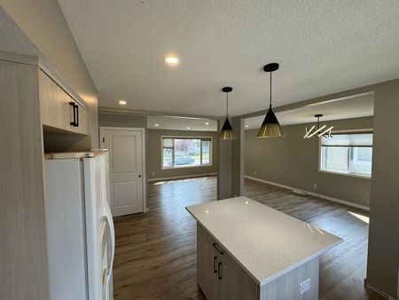 207 Maddock Way Northeast, Calgary - Photo 2