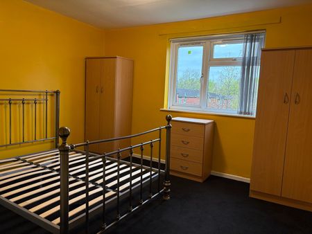 2 Bed Flat, Collyhurst, M40 - Photo 3