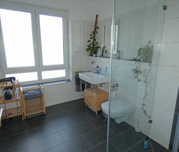 Moderne 2-Zimmer-Wohnung mit großer Sonnenloggia, Aufzug und Rheinb... - Photo 1