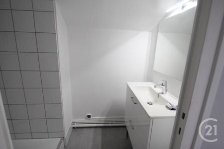 Location Appartement 2 pièces 43m² GANNAT 03800 - Photo 3