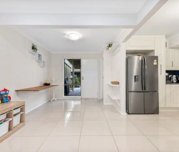 “Beautifully presented 3 bedroom home” - Photo 6