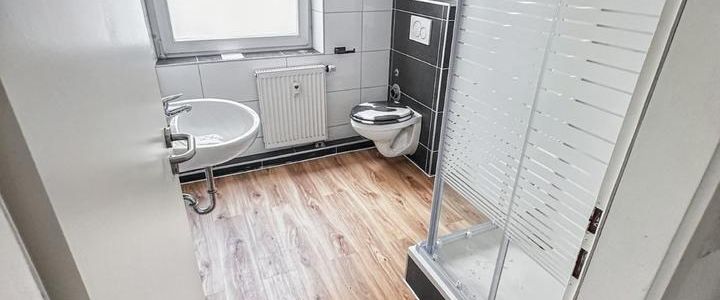 FRISCH RENOVIERT MIT NEUEN BÖDEN - Helle 2-Zimmer Wohnung in Kref - Foto 1