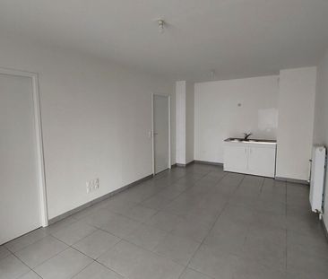 location Appartement T2 DE 41.72m² À NOISY LE SEC - Photo 4