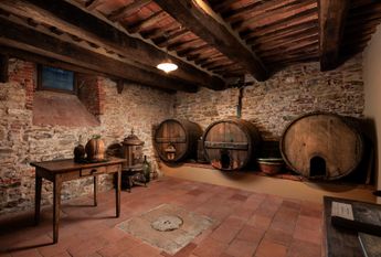 Villa Roses - Beautiful estate nestled in the Hills of Lucca