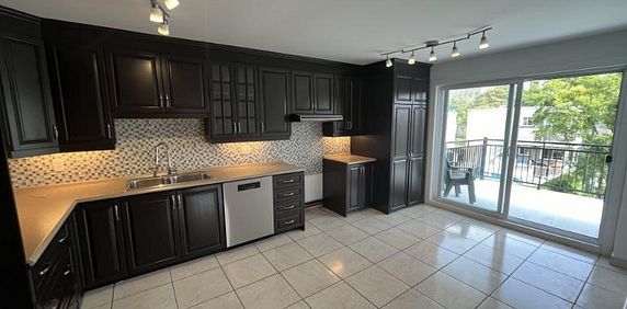 5 1/2 - Montréal (Ahuntsic) - $2 150 /mois - Photo 2