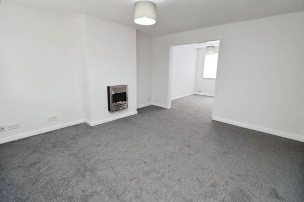 Baildon Green, Little Sutton - Photo 1